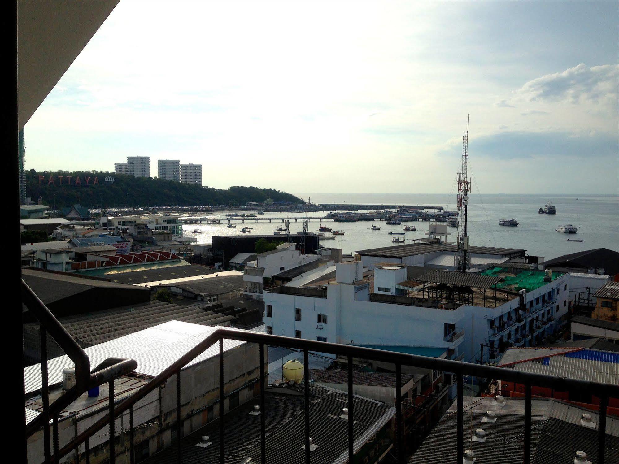 Cherry Hotel Pattaya Εξωτερικό φωτογραφία